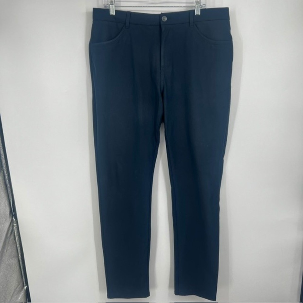 Vuori Meta Pants Men's Size 36 Navy Blue Performance 5-Pocket Chino Trousers